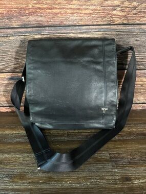 Tumi Black Leather Messenger Bag with Adjustable Strap
